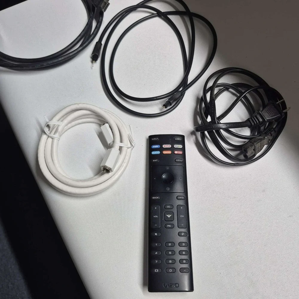 NEW Vizio Smart TV Accessories Bundle XRT136 Remote Control With Various Cables